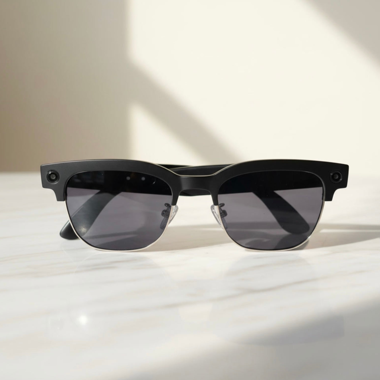 SmartWave Classic gafas inteligentes con cámara HD, lentes fotocromáticos, audio Bluetooth y resistencia IP65
